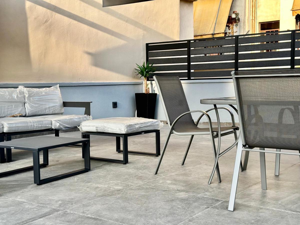 T&T Luxury Apartments - Rooftop Jacuzzi Athens Ngoại thất bức ảnh