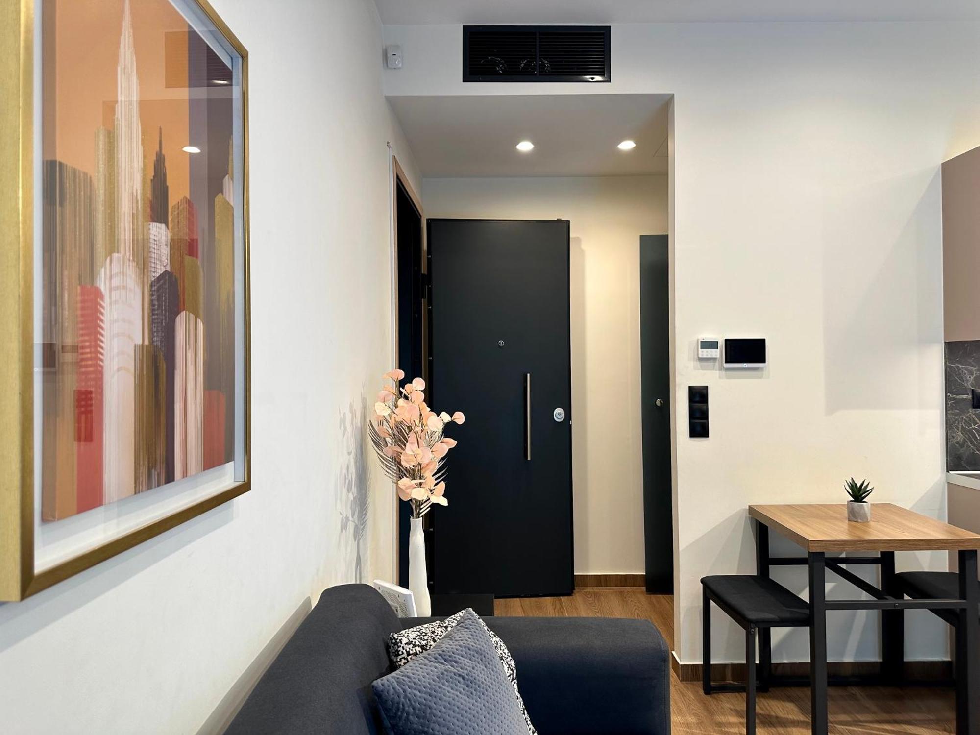 T&T Luxury Apartments - Rooftop Jacuzzi Athens Ngoại thất bức ảnh